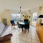 Quiberon: Charmant T3 Avec Terrasse, 20M De La Plage, Parking, Animaux Acceptes - Fr-1-478-29