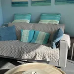 Appartement Familial Pres De La Plage Avec Parking Et Balcon Verdoyant - Fr-1-482-49