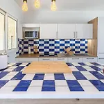 Gorgeous Home In Serignan With Wifi