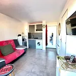 Studio Cabine Avec Loggia A 350M Des Plages - Fr-1-338-175