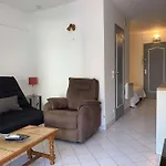 Charmant T1 Avec Terrasse, Veranda Et Climatisation A Balaruc-Les-Bains, Expose Sud, 2 Etoiles - Fr-1-553-5