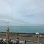 New Hotel De La Mer