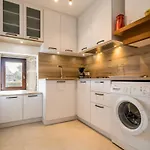 Charmante Maison Renovee A 500M De La Mer Avec Jardin, 2 Chambres, Parking Gratuit - Fr-1-306-911