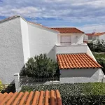 Residence Les Zodiaques - Appartement 3 Pieces 5 Couchages Port Leucate. Ref: 1Zod_C2 Mae-6094