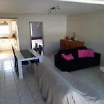 Grand T2 Avec Garage Secteur Petit Marche A 5 Min A Pied De La Plage