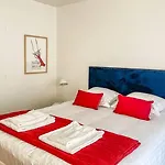 Superbe Villa Vue Sur Mer, 11 Personnes A Trebeurden Ref-669