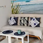 La Playa - Villa St Laurent - Grand Studio Avec Espace Nuit Et Parking Privatif - 40 Metres De La Promenade Marcel Proust