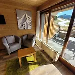 Appartement Renove 3* Au Pied Des Pistes, Balcon, Parking, Wifi, Pour 4 Personnes - Fr-1-598-133