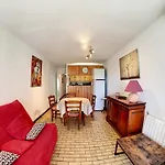 Appartement Climatise Avec Cabine Et Parking Prive, A Deux Pas De La Plage, Wifi Inclus - Fr-1-715-7