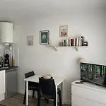 Studio Renove + Loggia 5 Mn Des Thermes / C.Ville - La Case A Jo