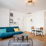 Le Contemporain, Charmant T1, Clim, Centre Ville