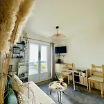 Appartement Renove Dans Residence De Vacances Proche Ocean Les Sables