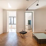 Appartement Haussmannien Pres Des Halles Et De La Gare - Sur Cour - Calme