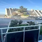 Les Tamaris