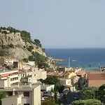 Cassis - Appartement T3 Climatise Et Vue Mer