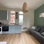 Superbe Appartement Avec Chambre, Proche Plage