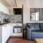 Charmant Studio Mezzanine