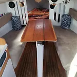 Voilier En Bord De Mer 55€ Par Nuit