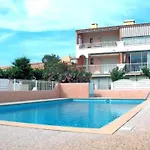 Villa Cap D'Agde : Plage A Pied, Piscine, Parking, Terrasse - Fr-1-723-140