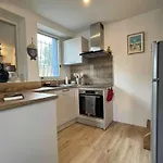 Charmante Maison Renovee Avec Cour-Wifi Gratuit, 2 Chambres, Proche Commerces, Saint-Georges-D'Oleron - Fr-1-246A-287