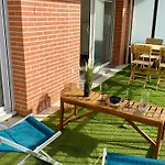 Captal Beau 2 Pieces Coeur De Ville Parking Terrasse
