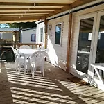 Bungalow Ensoleille A Canet-En-Roussillon Avec Piscine Partageea