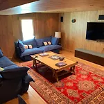 L'Illaz - 4 Bedrooms, Log Fire