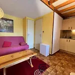 Pavillon En Residence Avec Piscine