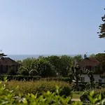 Les Maisons De Charlochomes, F1 Vue Mer