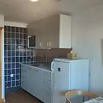 Appartement T2 Confortable Pour 4 Pers, Rdc, Terrasse, Parc Arbore, Piscine, Wifi, Parking Gratuit - Fr-1-195-4