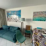 Vue Epoustouflante Sur Bandol & La Mer 2 Pieces, Piscine Tout Confort 4 Etoiles, Tres Calme, Terrasse Spacieuse Sans Vis A Vis, Parking Prive Residence Standing