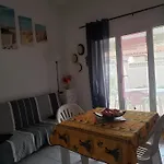 Confortable Maison Dans Residence Avec Piscine, 100 M De La Plage