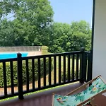 Apartment With Swimming Pool - Near Train Station