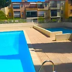 Appartement Dans Residence Familiale Avec Piscine Proche Plage
