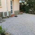 Studio Avec Parking Et Exterieur A 2 Min De La Plage