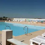 Mobile Home A 200M De La Mer Dans Camping Familial Avec Piscine, Jeux Et Activites