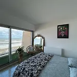Splendide Vue A 180 Sur L'Ocean