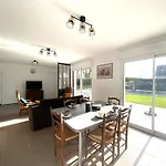 Pretty Holiday Home In Cotentin
