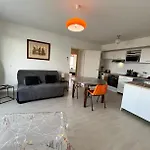 Bel Appartement Dans Une Residence Avec Parking Et Ascenseur