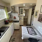 Bel Appartement Avec Jardin A Seulement 50 M De La Plage Et De Sanary.Climatisation