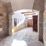 Petit Studio Presbytere Dans L'Eglise