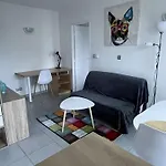 Appartement T2 Avec Piscine, Balcon Et Parking - La Rochelle, Quartier Des Minimes - Fr-1-246-699