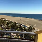 Appartement 5 Personnes Avec Terrasse, Parking, Wifi Et Acces Direct A La Plage - Fr-1-776-86