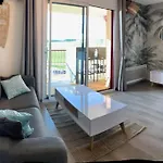 Appartement Entierement Renove Avec Vue Sur Ocean