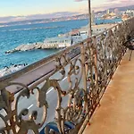 Appartement Sur La Corniche Kennedy Face A La Mer