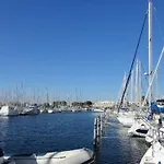 Grand Studio Climatise Pour 4 Personnes Avec Parking, A 350M De La Mer Au Grau-Du-Roi - Fr-1-307-222