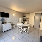 Bel Appartement Avec Place De Parking Privee, Piscines