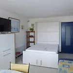 Location Studio Spacieux - Proche Plage Et Commerces - Animaux Admis - Fr-1-323-416