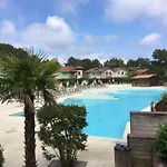 Logement Entier : Appartement En Residence - Lacanau, France