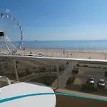 Studio Cabine Bord De Mer Avec Balcon Et Parking Prive - Fr-1-323-421